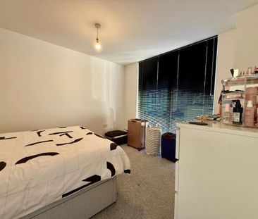 Commercial Road, Poole, Dorset, BH14 - Photo 4