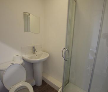 1 bedroom block of apartments to rent - Photo 2