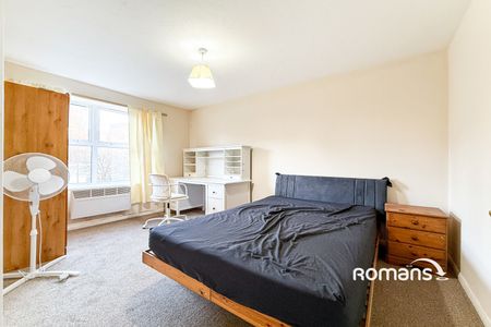 2 bedroom apartment to rent - Photo 4