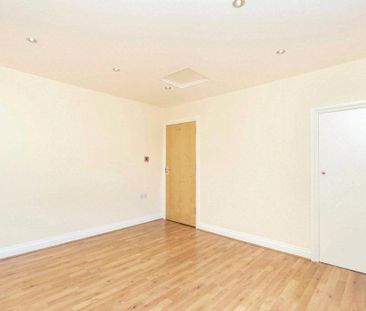 2 bedroom end of terrace house to rent - Photo 3