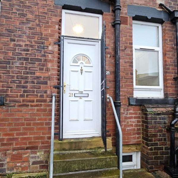 Park Crescent, Armley, Leeds, LS12 3NL - Photo 1