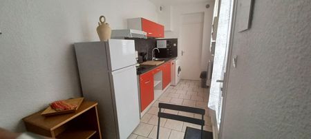 Location Appartement 2 pièces 28m² ROCHEFORT 17300 - Photo 4