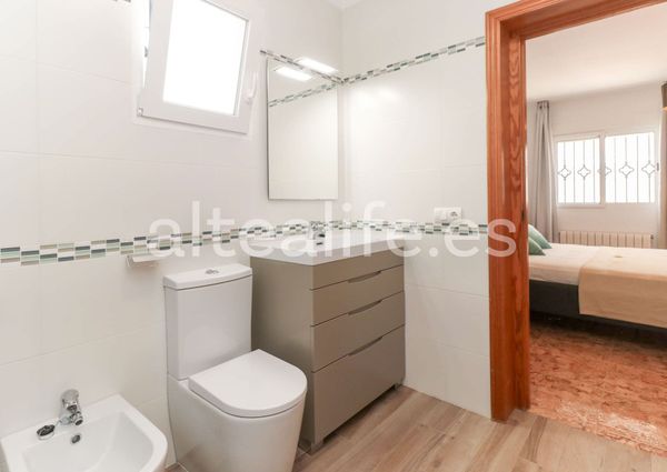 Casa o chalet de alquiler en Calle Londres, El Tossal - Bello Horizonte