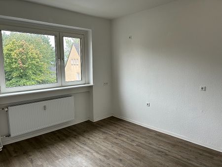 Hier müssen Sie nur noch einziehen… 2 Zimmer in der 1 Etage mit Balkon erwarten Sie - Photo 5