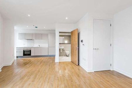 Royal Winchester House, Bracknell, RG12 - Photo 3