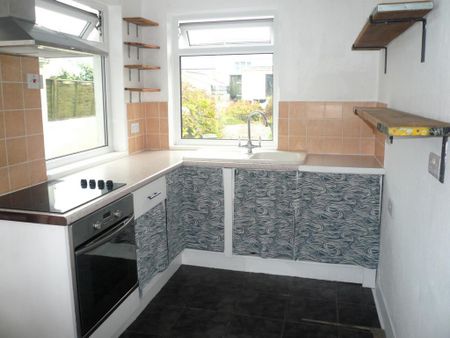 3 bedroom terraced house to rent - Photo 4