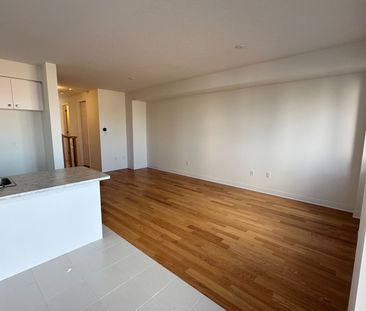 For Lease - 202 Port Crescent, Welland, Ontario - Photo 1