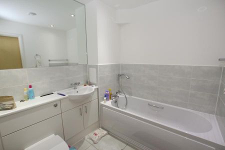 Guildford Road, Woking, Surrey, GU22 - Photo 5