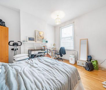 3 bedroom flat to rent - Photo 1