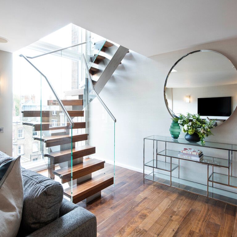 THREE BEDROOM APARTMENT TO LET, YOUNG STREET, W8 - Photo 1