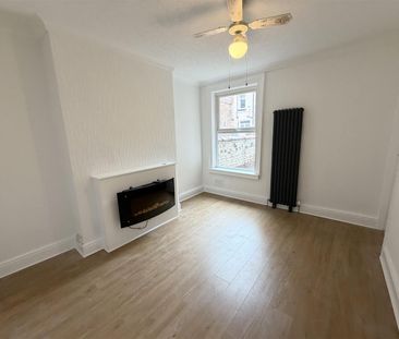 Asquith Avenue, Birkenhead - Photo 2