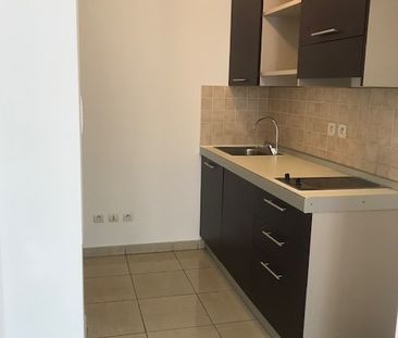 Location Appartement 1 pièce 27m² STE CLOTILDE 97490 - Photo 2