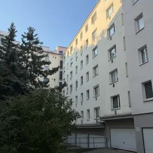 Saniert, ruhig gelegen und optimal angebundene 2-Zimmer Wohnung 3ter Liftstock - Photo 2