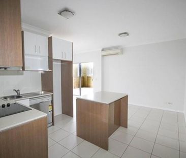 2/189 Cavendish Road, 4151, Coorparoo Qld - Photo 3