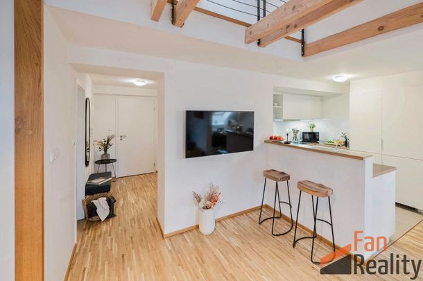 Pronájem bytu 3+kk 100 m², Milíčova 412, Praha - Photo 1