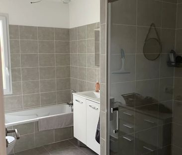 Location Maison 5 pièces 102 m2 à Saint-Jean-d'Illac - Photo 3
