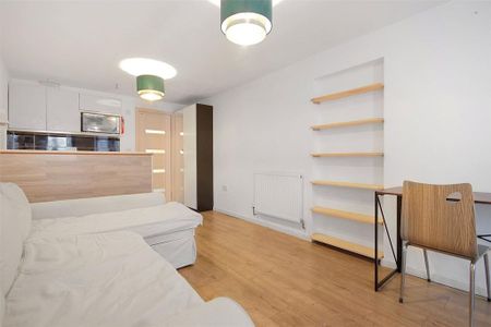Studio to rent - Photo 3