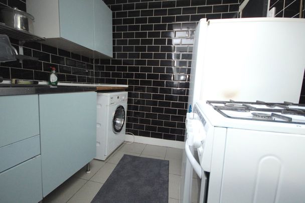 1 Bed Flat, St. Julians Road, NW6 - Photo 1