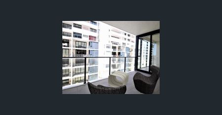 Two Bedroom Apartment with Parking - Photo 3