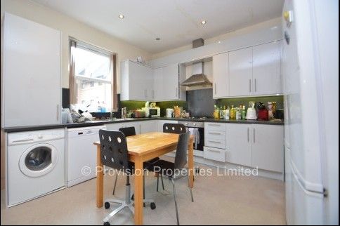 6 bedroom houses Leeds University Students - Photo 1