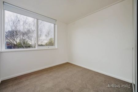 2 Bed, 1 Bath - Photo 2
