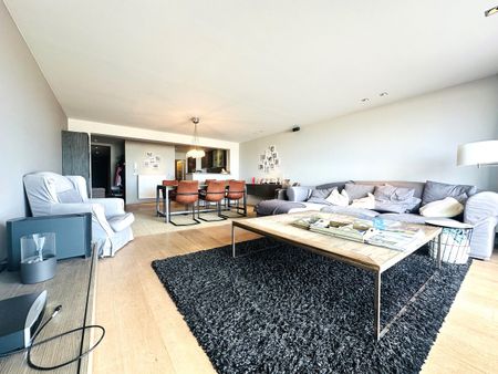 Ruim 3-slaapkamer appartement (120m²) op de zeedijk in het hartje van het Zoute! - Foto 3