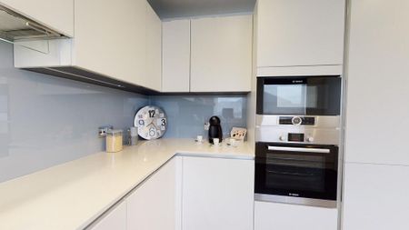 2 bedroom flat to rent - Photo 2