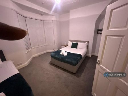 3 bedroom terraced house to rent - Photo 5