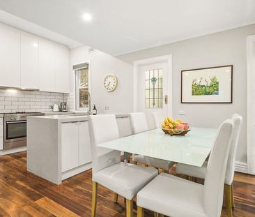 16 Loch Street, Kew VIC 3101 - House For Rent | Domain - Photo 3