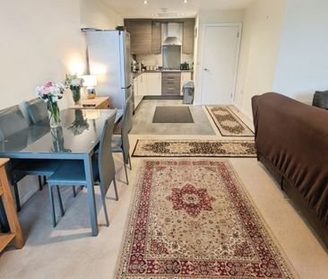 2 bedroom Flat To Let - Photo 1