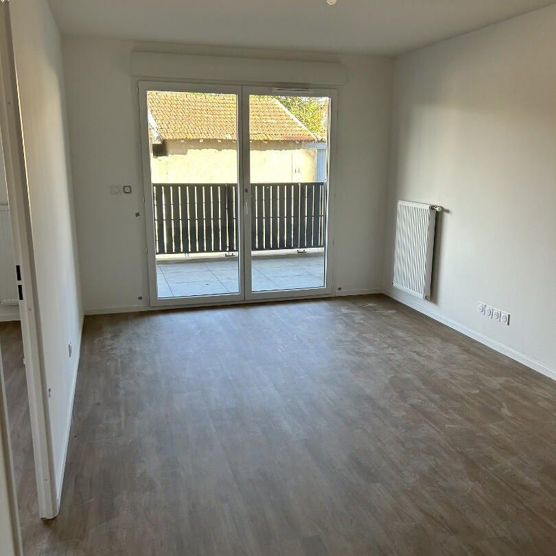 location Appartement T2 DE 40.38m² À RILLIEUX LA PAPE - Photo 1