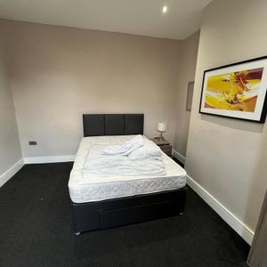 1 bedroom in a house share to rent - Photo 2