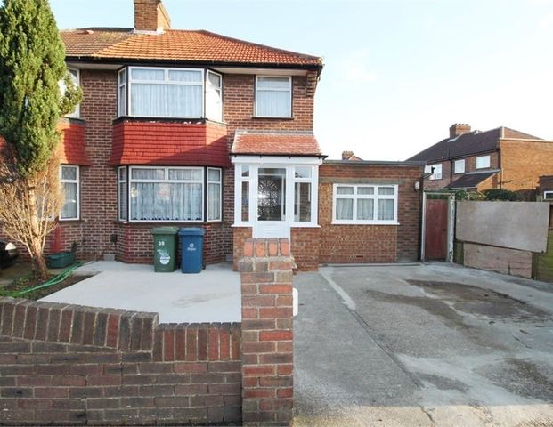 Broomgrove Gardens, Edgware, HA8 - Photo 1
