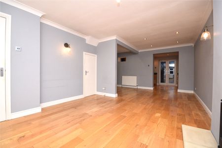 3, Oakroyd Fold, Churwell, Morley, Leeds, LS27 7YH - Photo 2