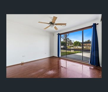 135 Emerald Drive, Eagle Vale, NSW 2558 - Photo 5