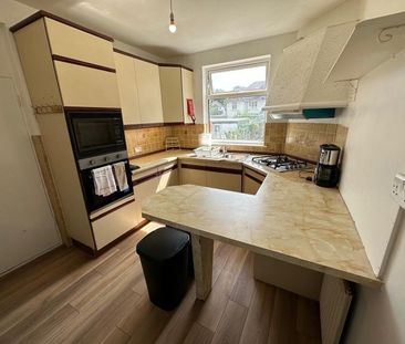 Room in a Shared House, Kingsmere Park, NW9 - Photo 6