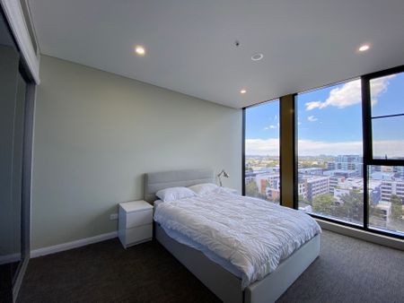 3 Bedroom Penthouse Split Level With City Views - Photo 5