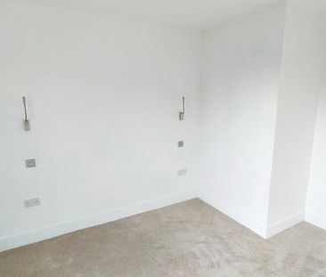 Station Parade, LETCHWORTH GARDEN CITY - Photo 3