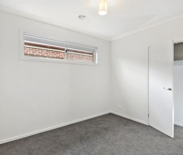3 BEDROOM TOWNHOUSE WITH MODERN APPLIANCES - Photo 6
