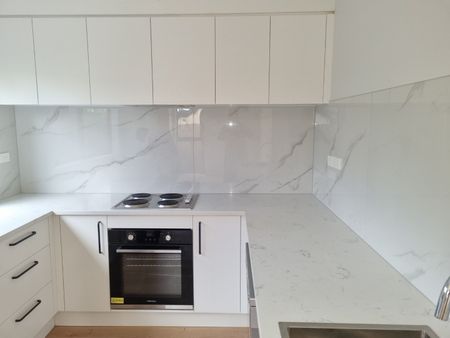 New TH - 3bdm/2bthrm/internal garage plus 1 off street - Photo 3
