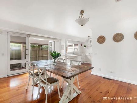 5 Bonito Street, Mount Eliza VIC 3930 - House For Rent | Domain - Photo 4