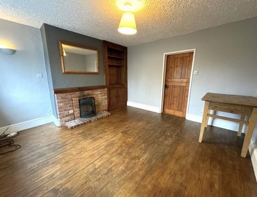 1 Bedroom End Terrace Available Arranging tenancy - Photo 1