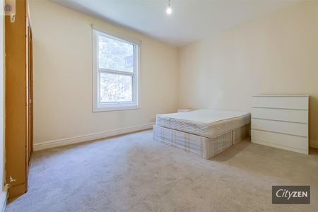 Mile End Road, London - Photo 4