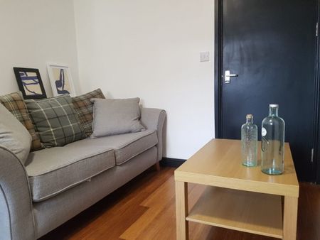 2 Bed - Flat 6 The Rayner Building â€“ 2 Bed - Photo 4