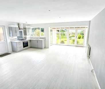 2 bedroom detached bungalow to rent - Photo 5