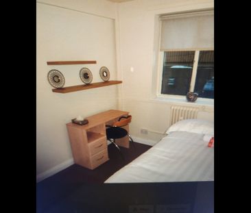 Room in a Shared Flat, M, M16 - Photo 2