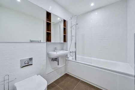 Compton House, Woolwich Riverside, SE18 - Photo 2