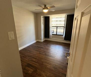 For Lease - 100 Quebec Avenue Unit# 402, Toronto, Ontario - Photo 5