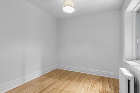 5221 Av. du Parc, Montréal (Le Plateau-Mont-Royal), QC H2V - Photo 2