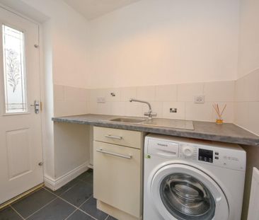 4 bed House - Detached for Rent - Photo 4